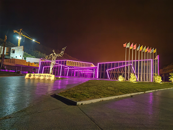 城市亮化是现代城市建设的重要组成部分，它不仅可以美化城市的夜景，还能提升城市的整体形象。随着科技的不断进步，城市亮化也得到了更多的关注和创新。本文将介绍一些关于城市亮化的创意和技术，帮助读者了解堆龙德庆城市亮化的重要性以及如何进行堆龙德庆城市亮化的规划和实施。